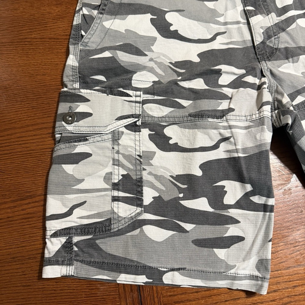 Lee Extreme Motion Cargo Shorts Mens 33 Gray Camo Stretch Performance HikingWork - Picture 7 of 16